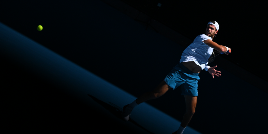 试图凭借快 试图凭借快