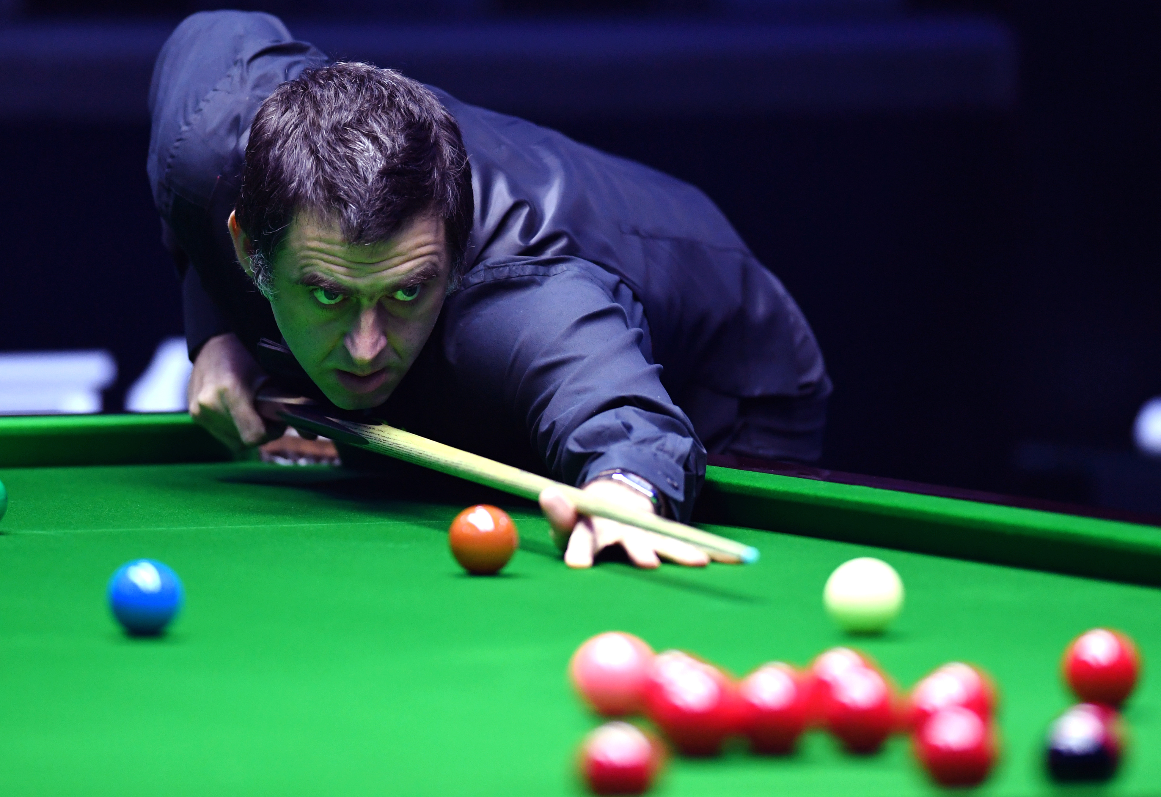 古斯托两助 古斯托两助