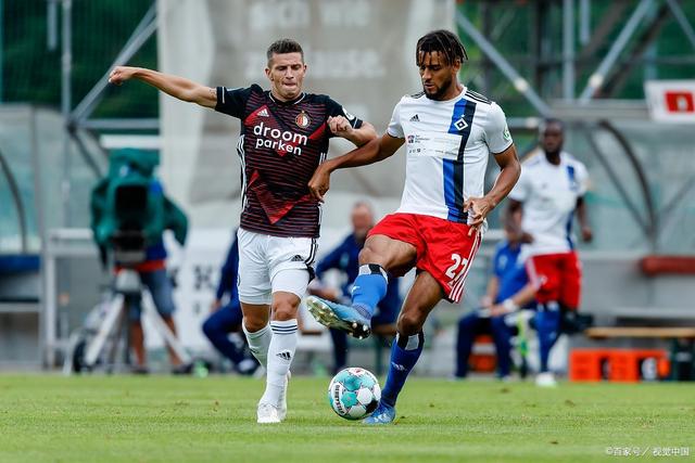 队友直塞吃 队友直塞吃